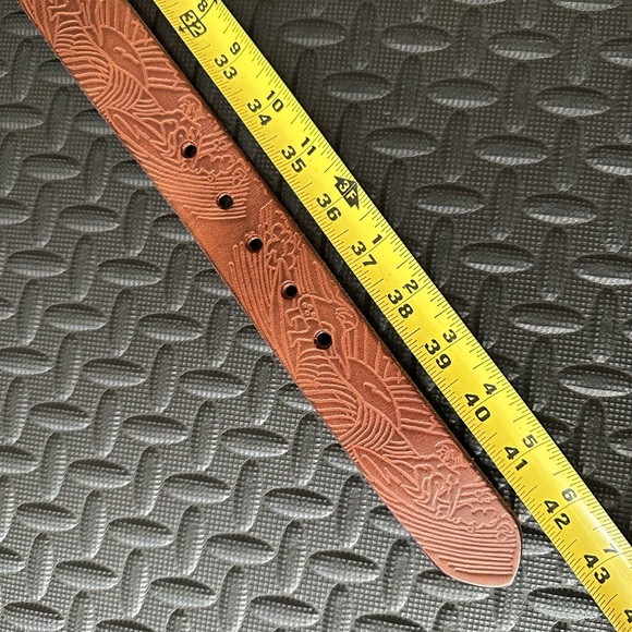 Sold this and I ❤️ it! Mens Leather Belt Ewing Dry Goods Surfs Up - Picture 9 of 9